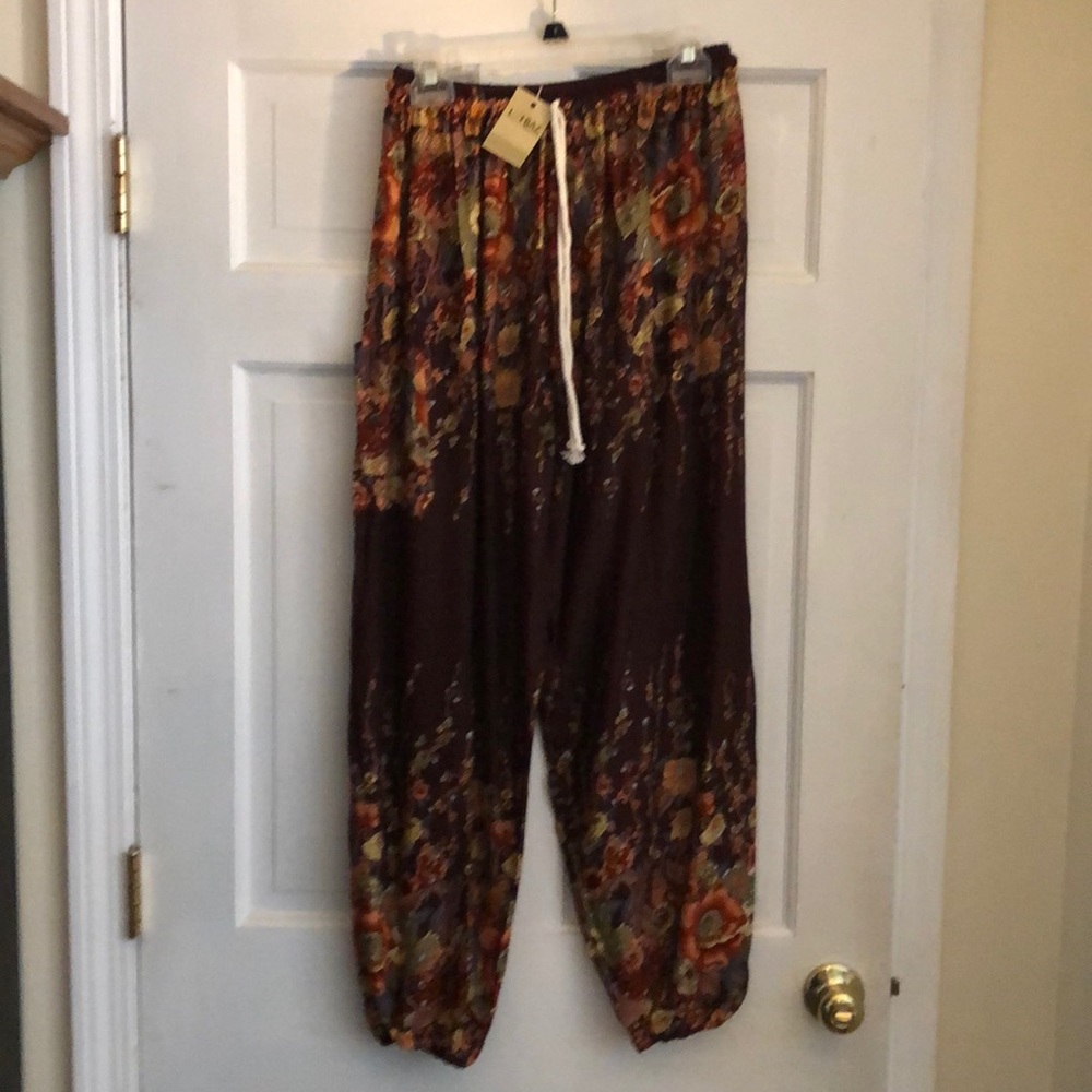 Brand new never worn. Floral palazzo pant